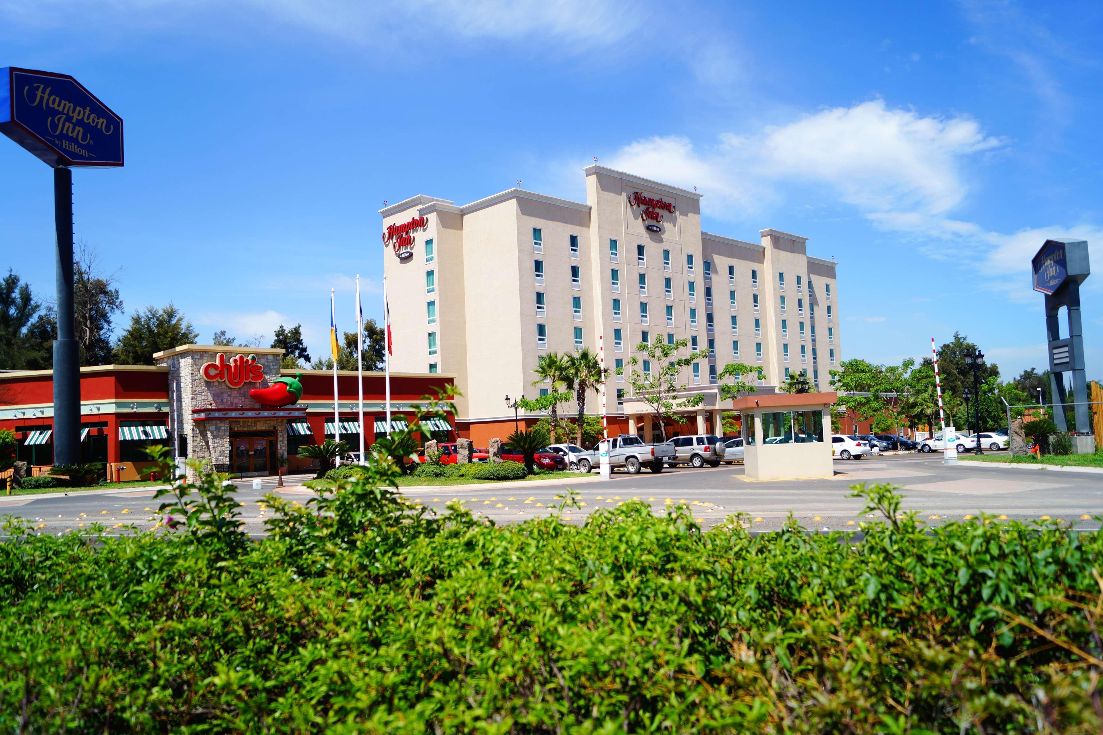 Hampton Inn By Hilton Guadalajara-Aeropuerto Exterior photo