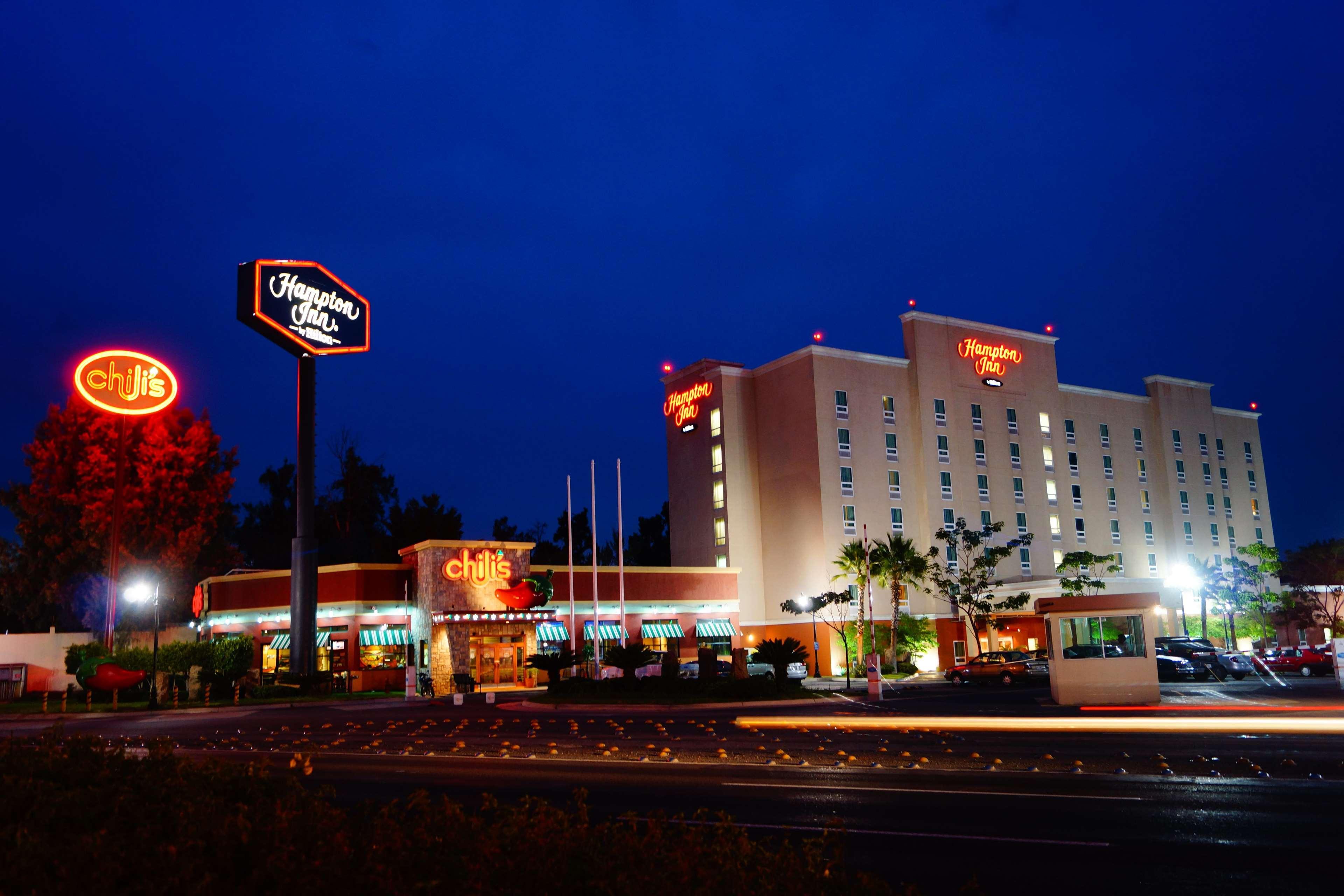 Hampton Inn By Hilton Guadalajara-Aeropuerto Exterior photo