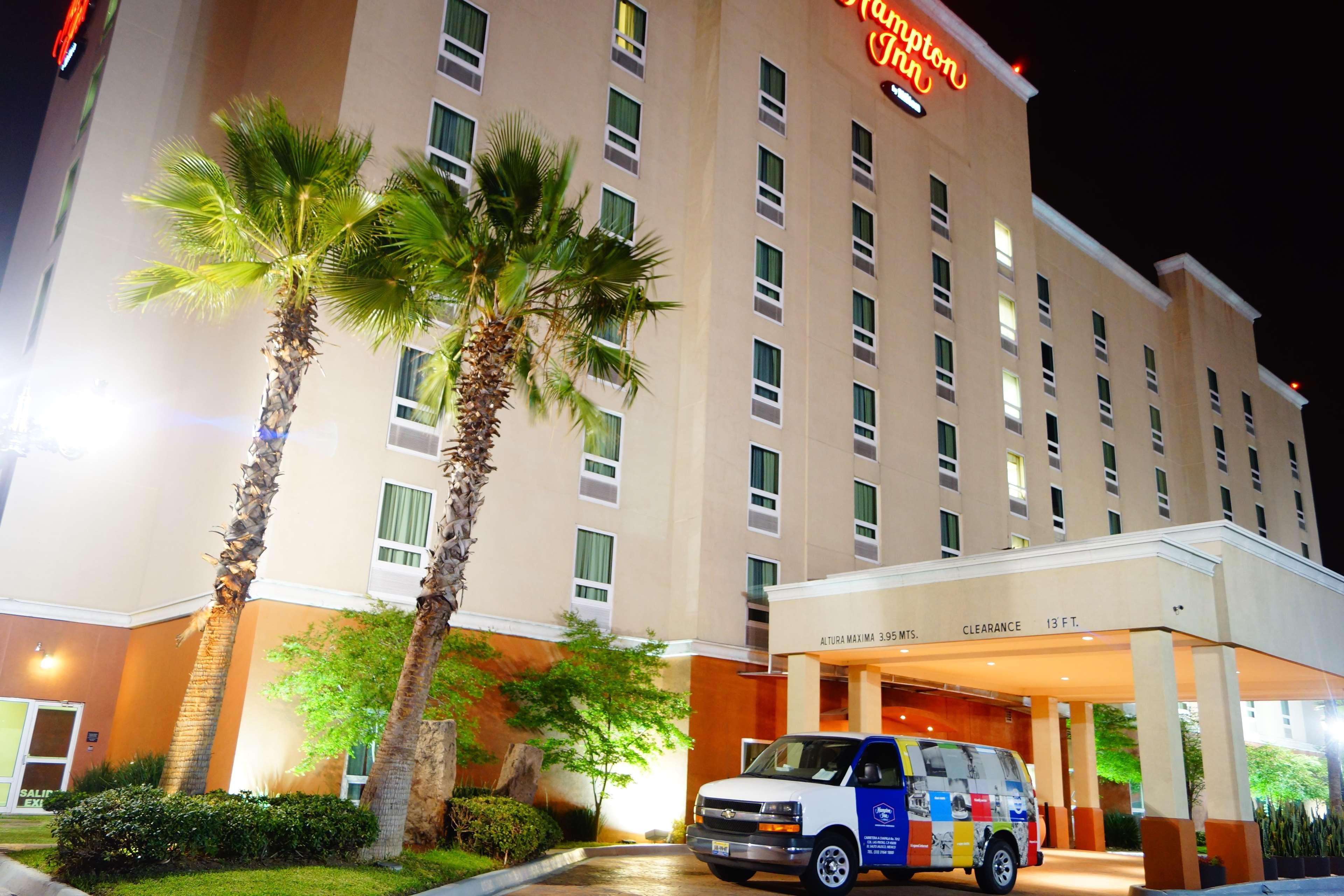 Hampton Inn By Hilton Guadalajara-Aeropuerto Exterior photo