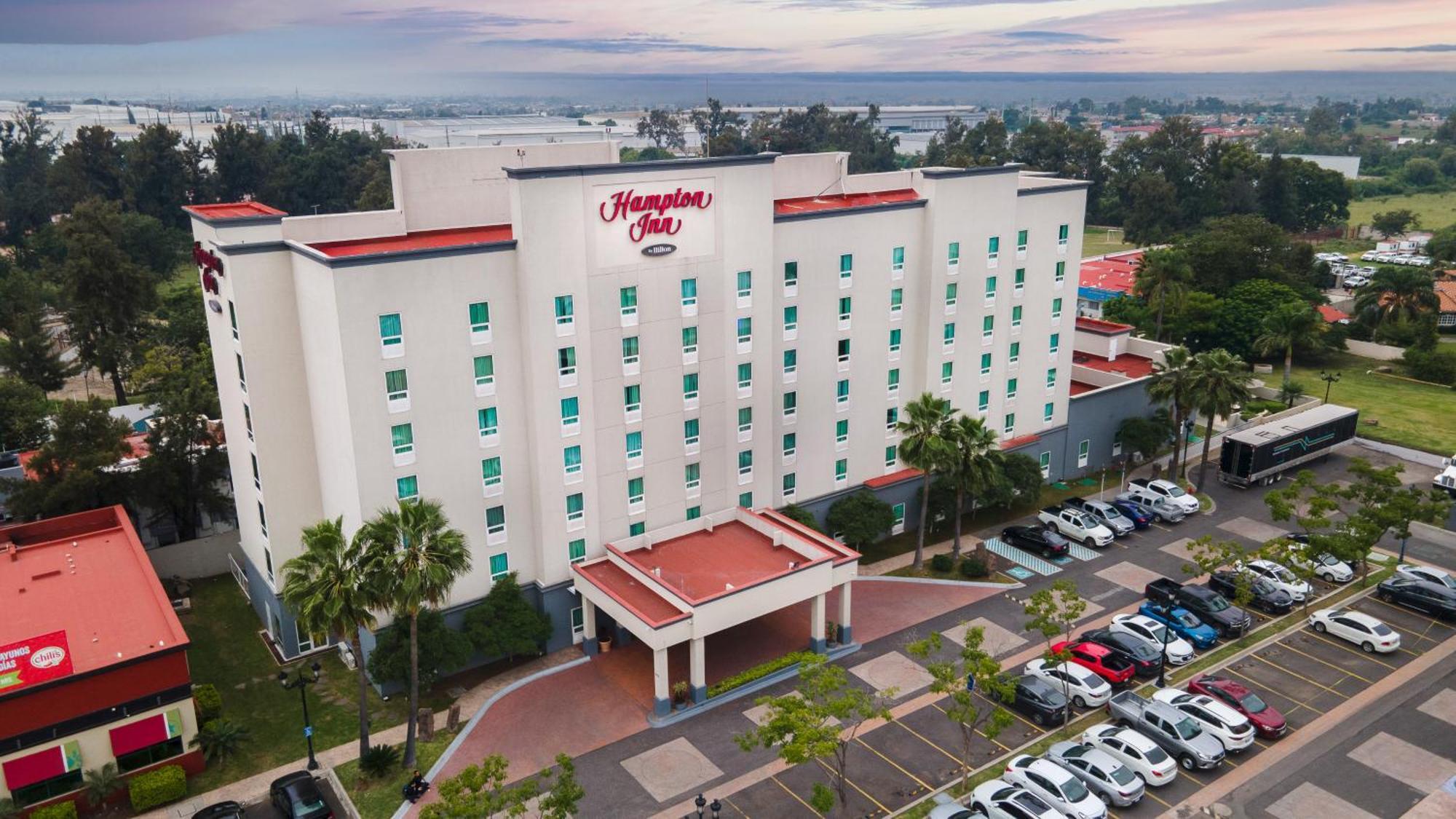 Hampton Inn By Hilton Guadalajara-Aeropuerto Exterior photo