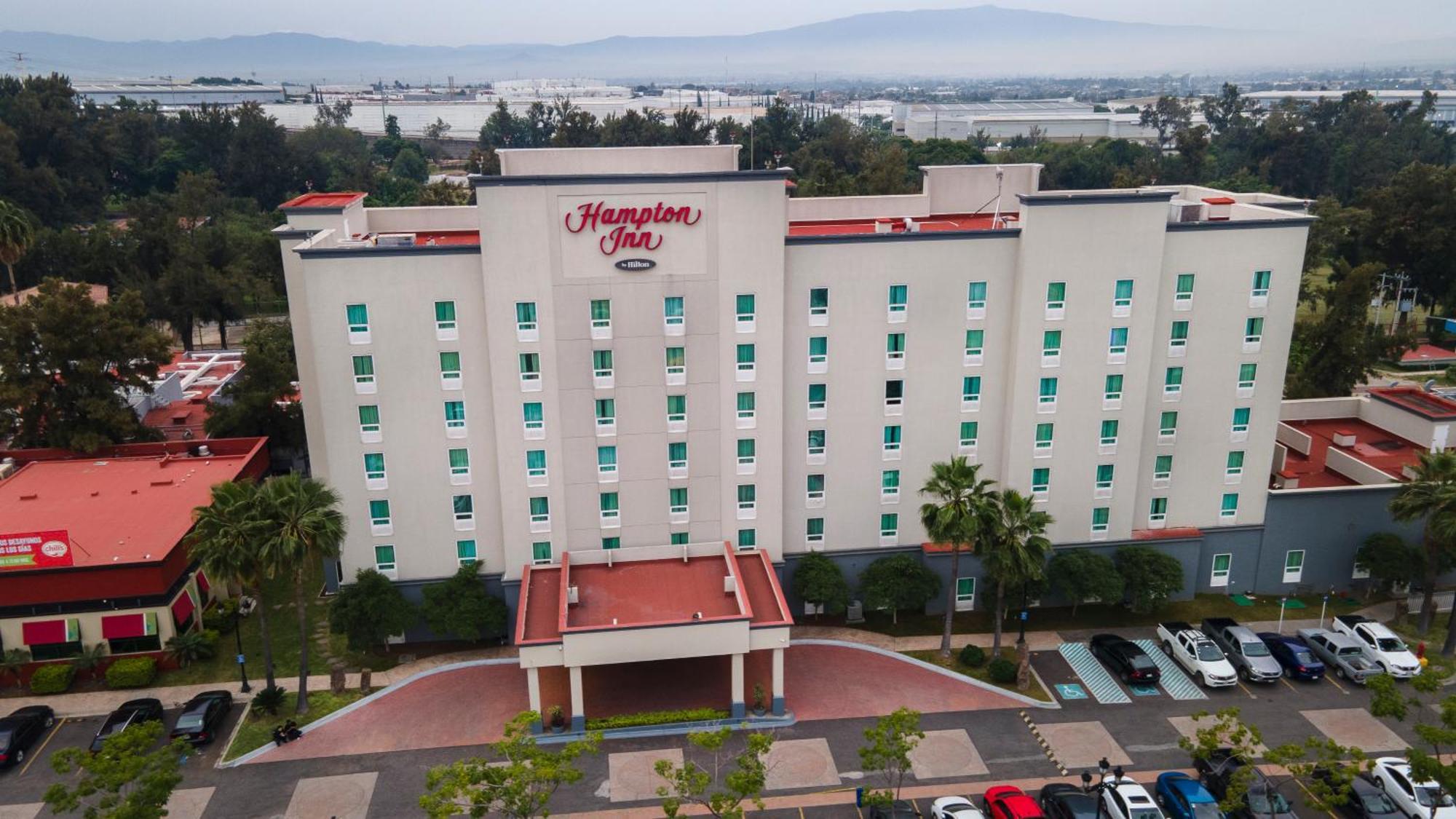 Hampton Inn By Hilton Guadalajara-Aeropuerto Exterior photo